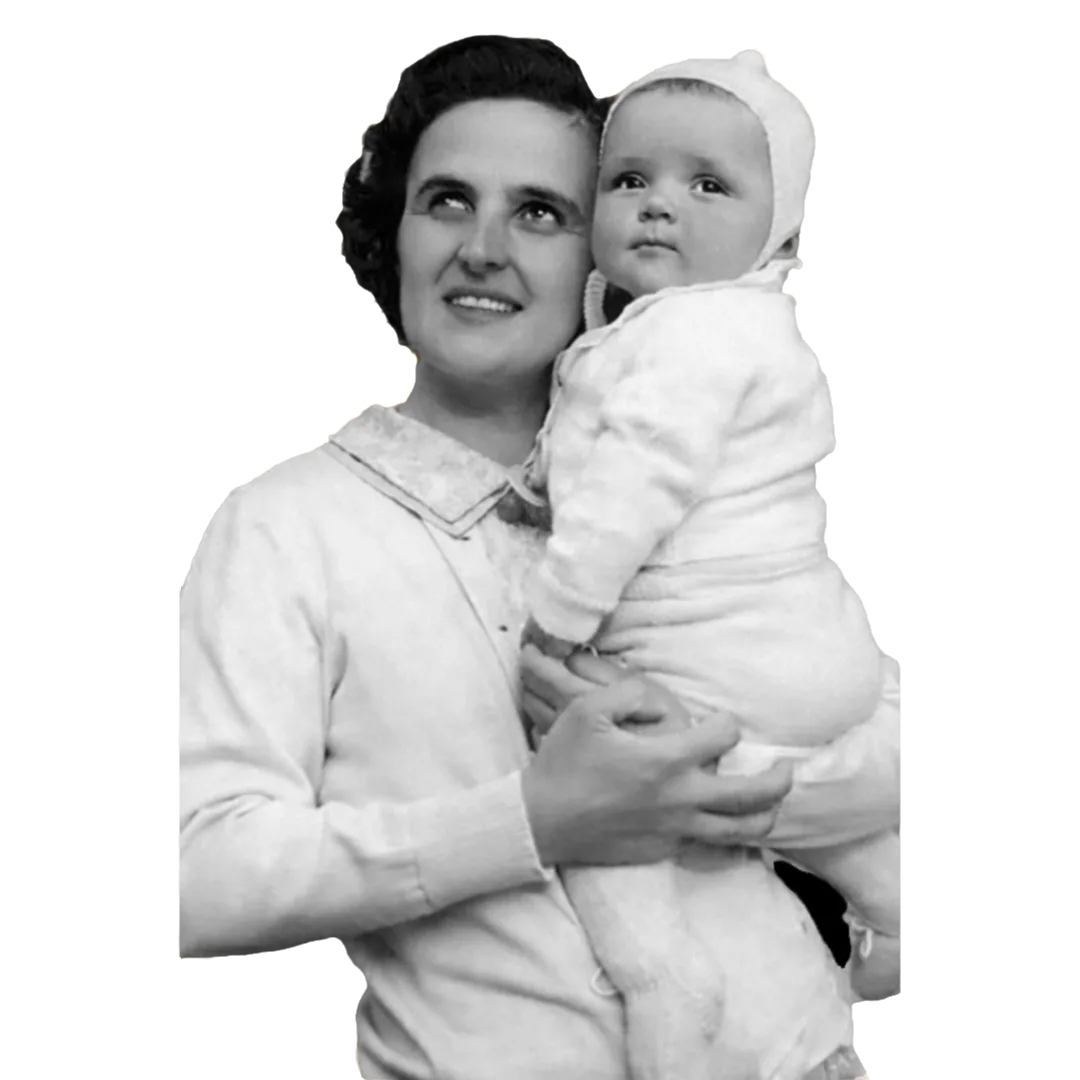 Santa Gianna Beretta Molla com um bebê no colo